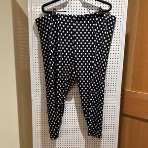 Stylish Black and White Polka Dot Leggings
